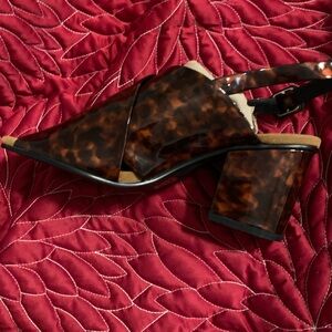 NWT Anthropology chunky heel tortoise shell designed with patent leather uppers